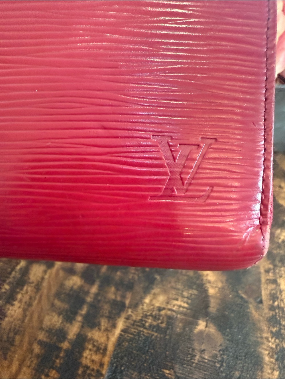 Louis Vuitton Authentic Berry Epi Zippy Wallet MI1162 - Picture 3 of 10